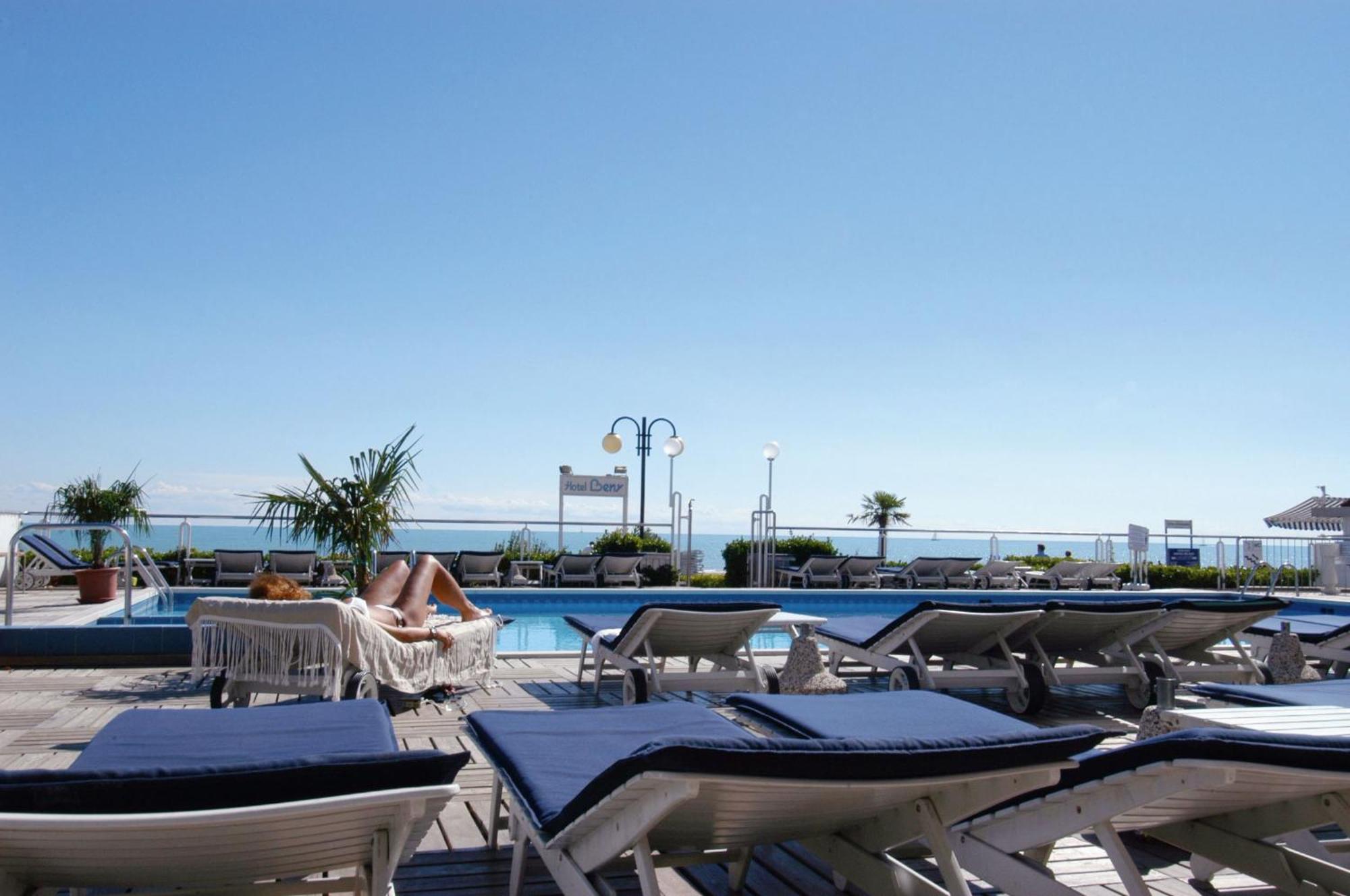 Hotel Beny Лидо-ди-Езоло Экстерьер фото