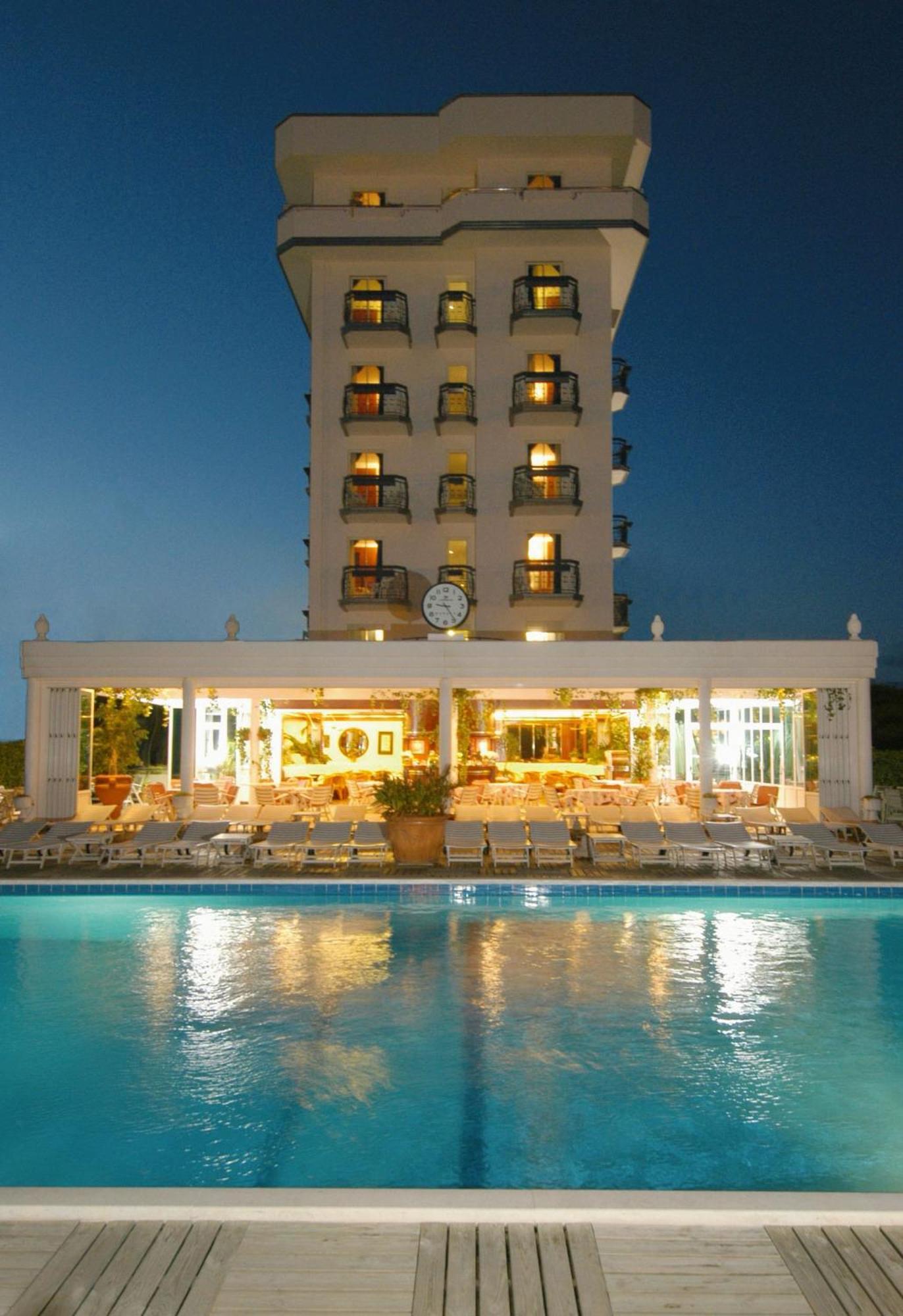 Hotel Beny Лидо-ди-Езоло Экстерьер фото