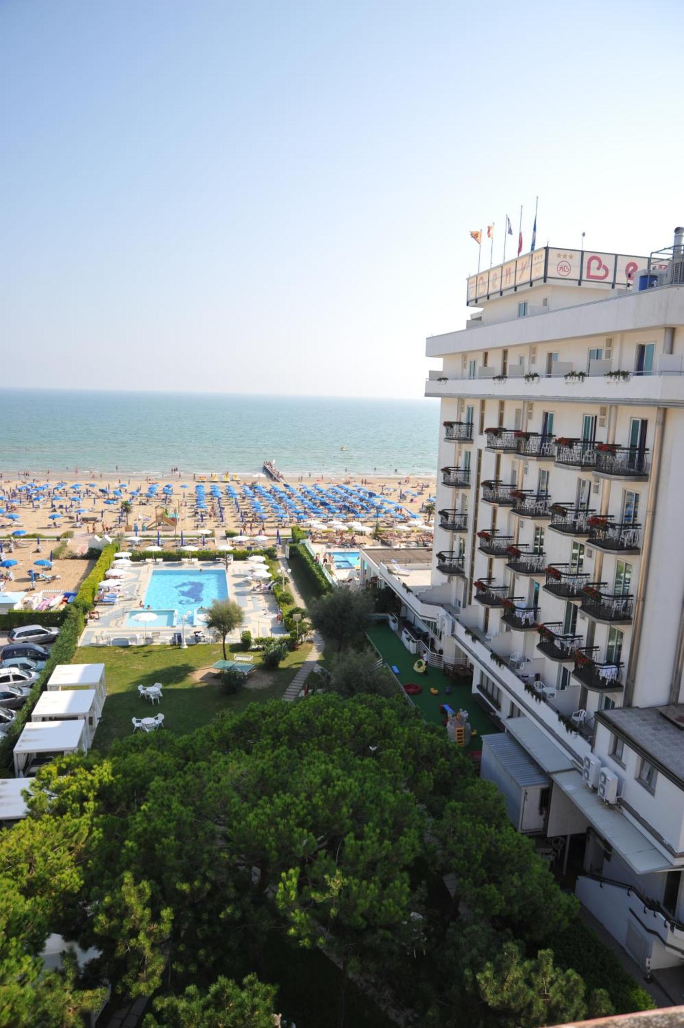 Hotel Beny Лидо-ди-Езоло Экстерьер фото