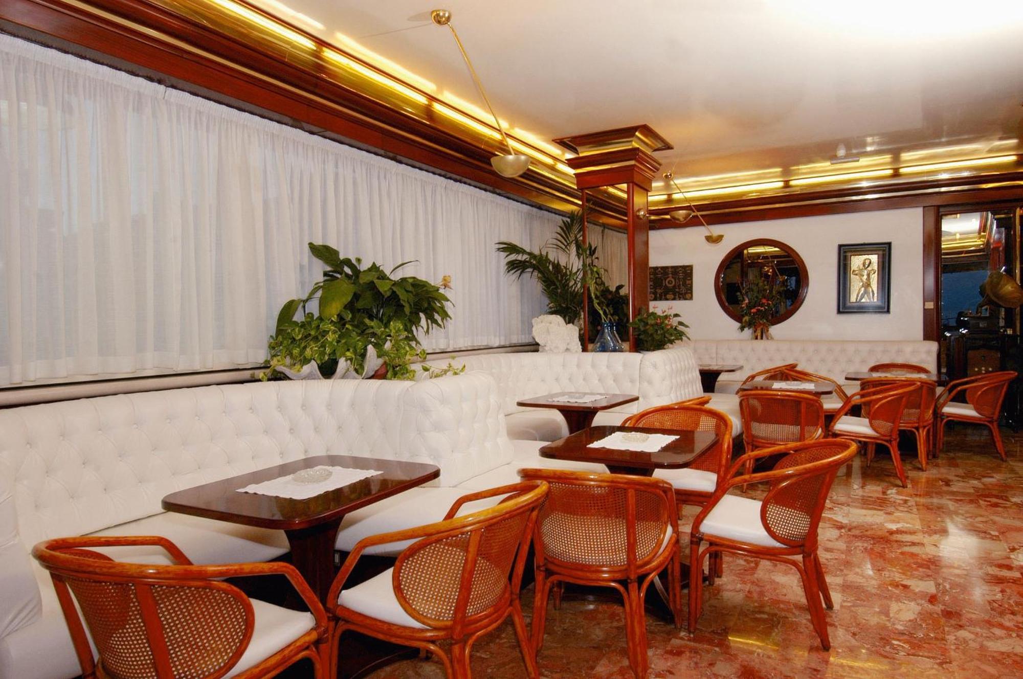 Hotel Beny Лидо-ди-Езоло Экстерьер фото